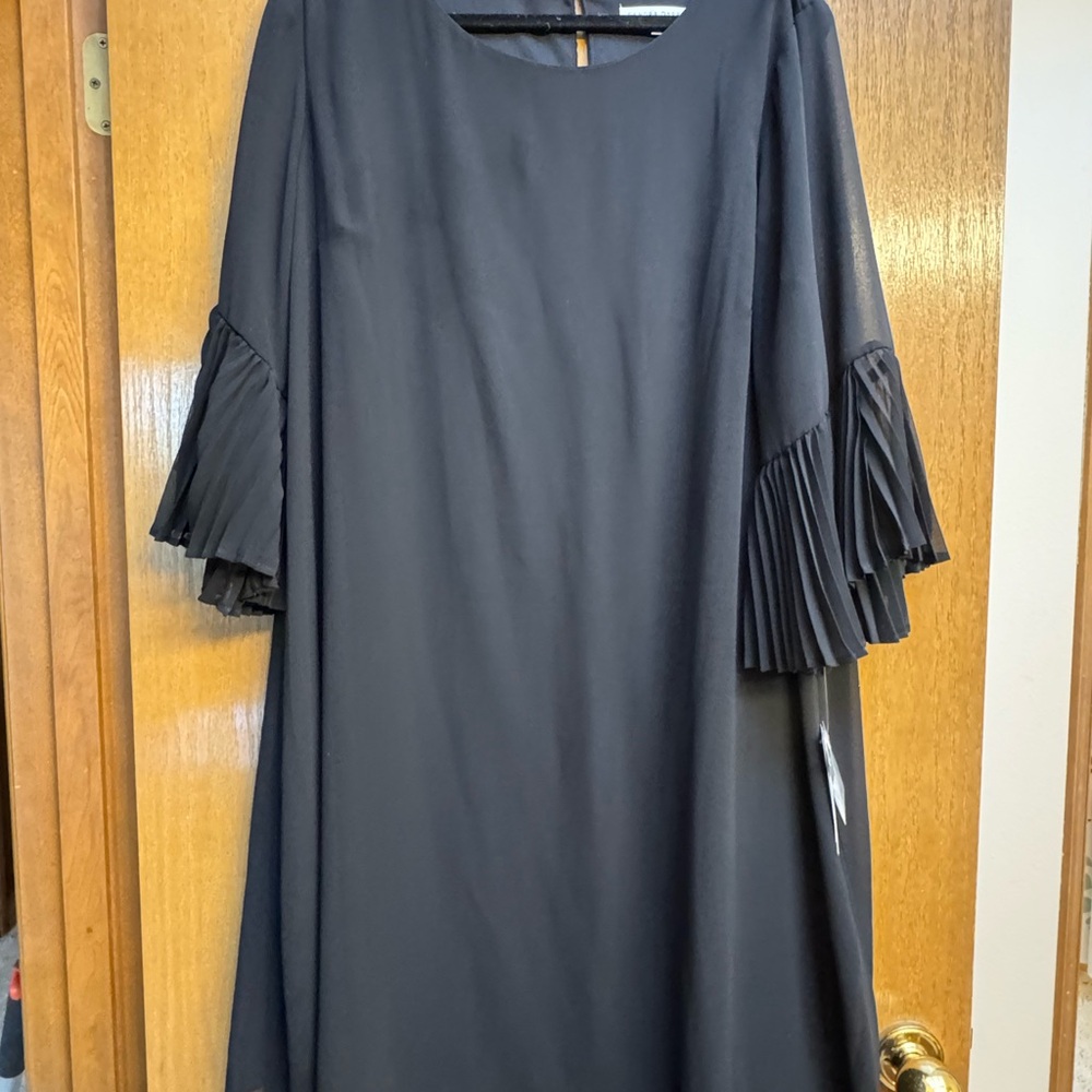 Sandra Darren Black Long Sleeve Dress
